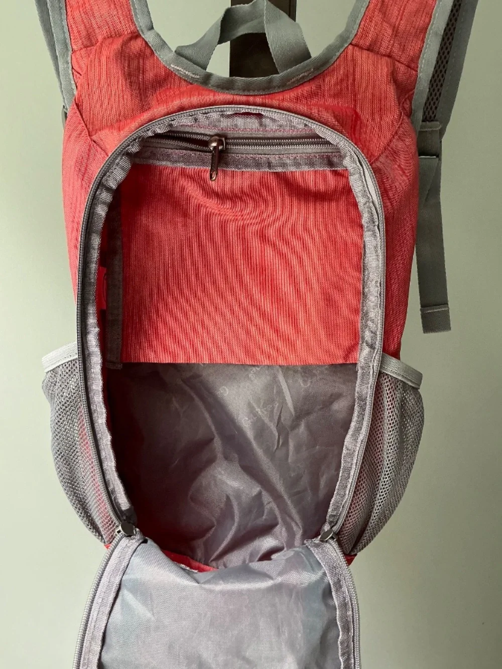 G4Free 10L Lightweight Packable Hiking Daypack Backpack Lotus Red EUC